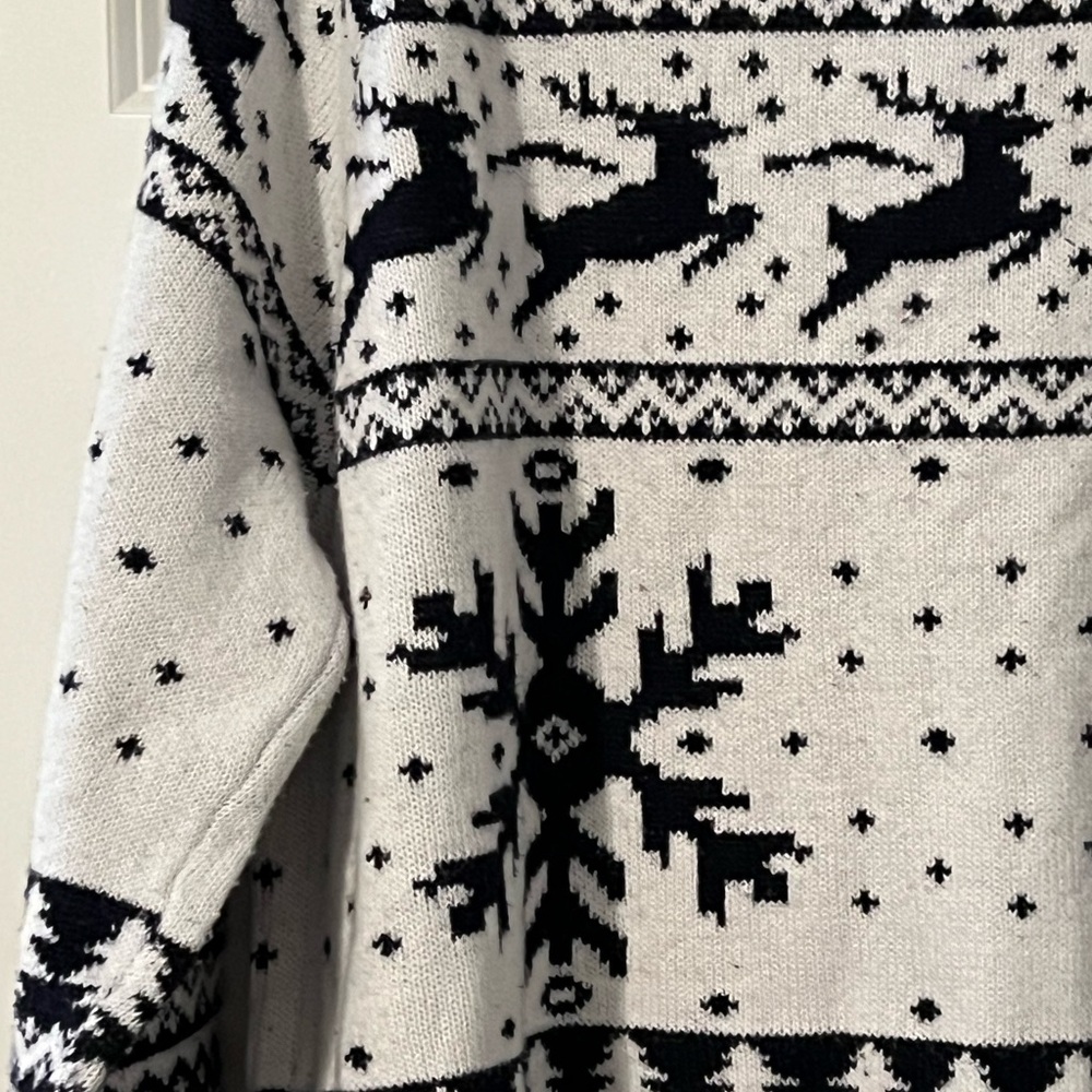 3/$12 Women’s cardigan navy blue and white size XL - Picture 3 of 9